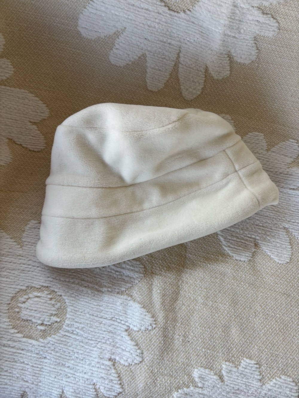 Lands’ End Ivory Bucket Hat